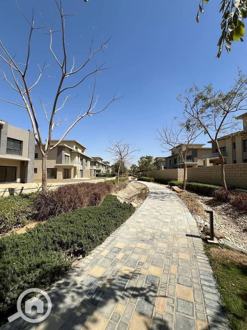 10 526353053_122121440282923221_1762647266843221129_n. jpg