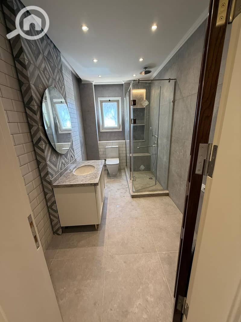 10 b84d6ad4-22f5-4fbe-8a41-03820635a171. jpeg