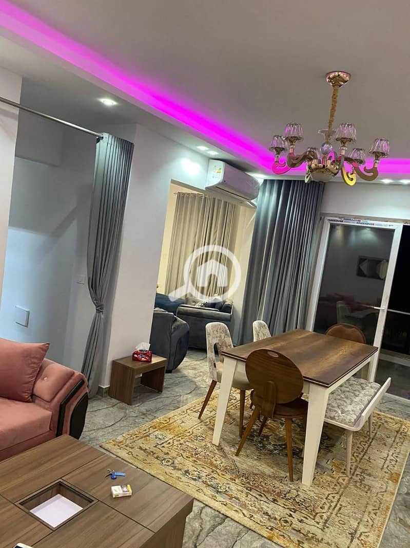 2 2d7b322b-112a-4a43-888e-352a492f6424. jpg