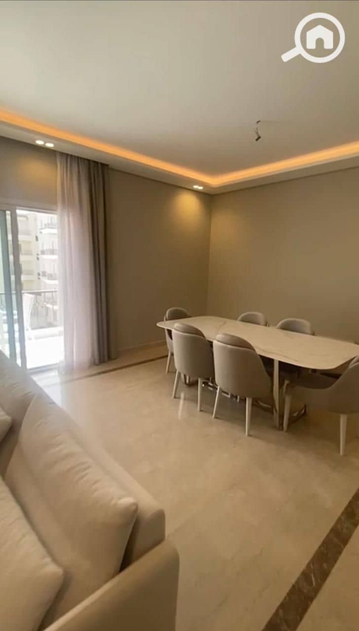 7 b3294838-10c1-48b5-8164-d5c07bfbbd91. jpeg