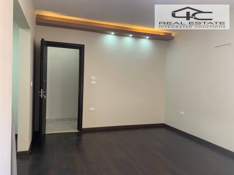 6 WhatsApp Image 2025-12-08 at 13.48. 00. jpeg