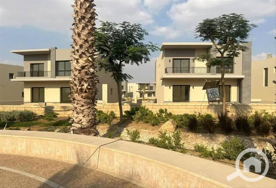 10 7961206-7a7e9o. jpg