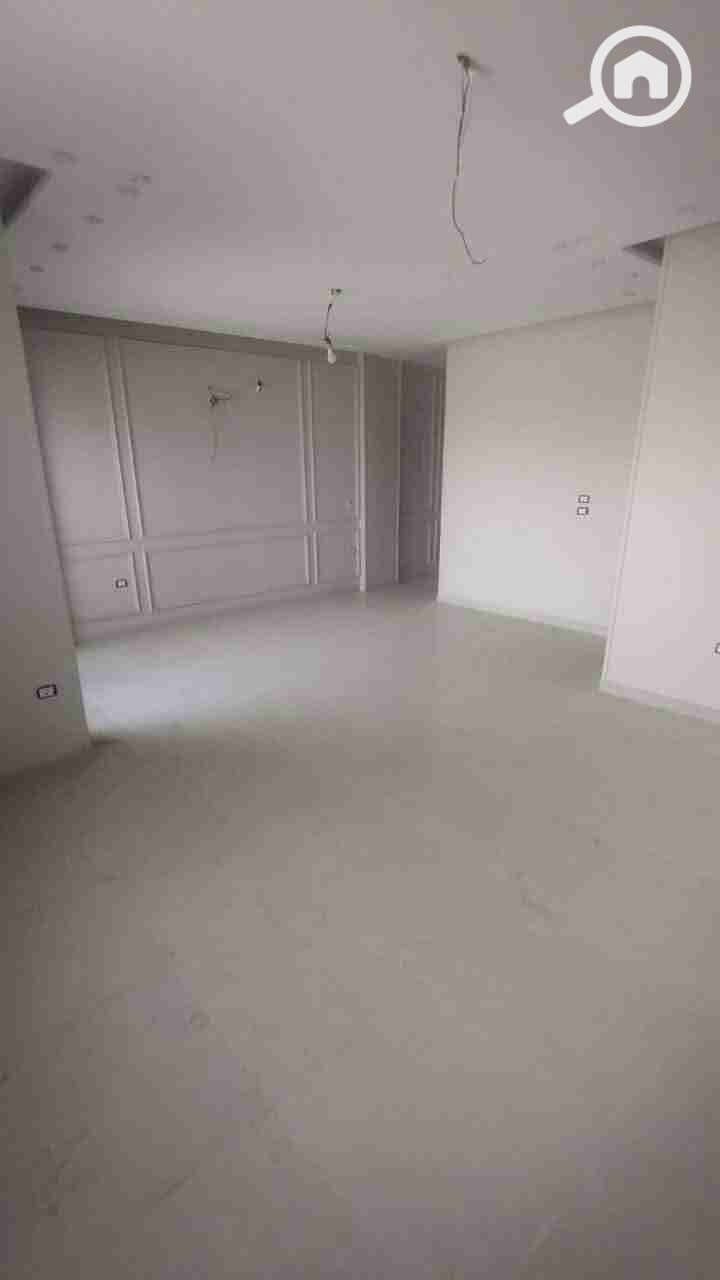 1000469467. jpg 1000469467. jpg