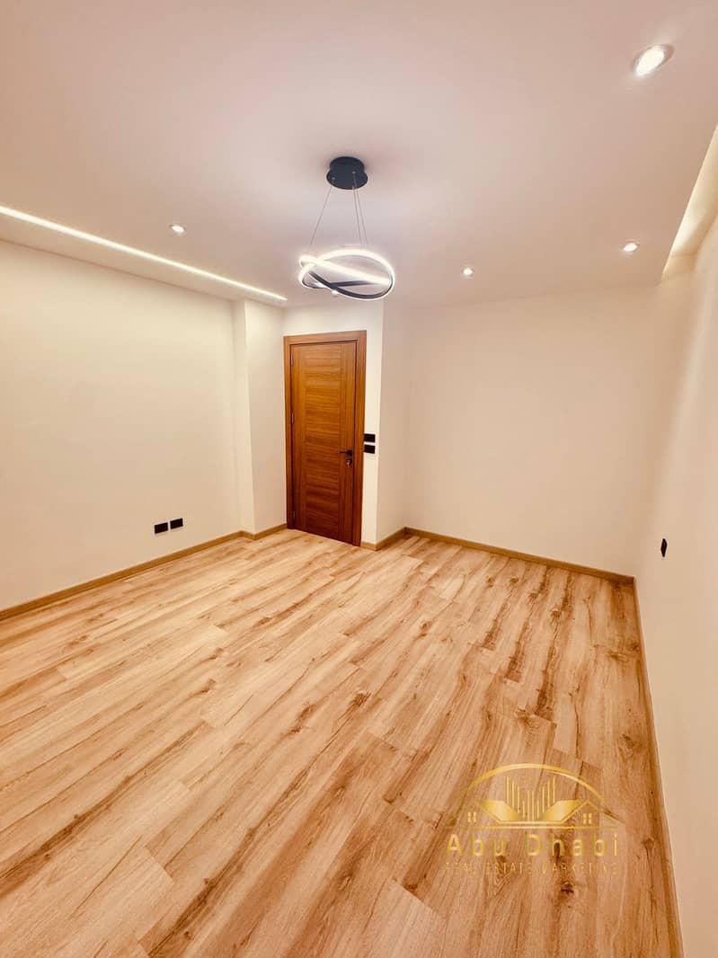 6 WhatsApp Image 2025-12-10 at 1.07. 40 PM (1). jpeg