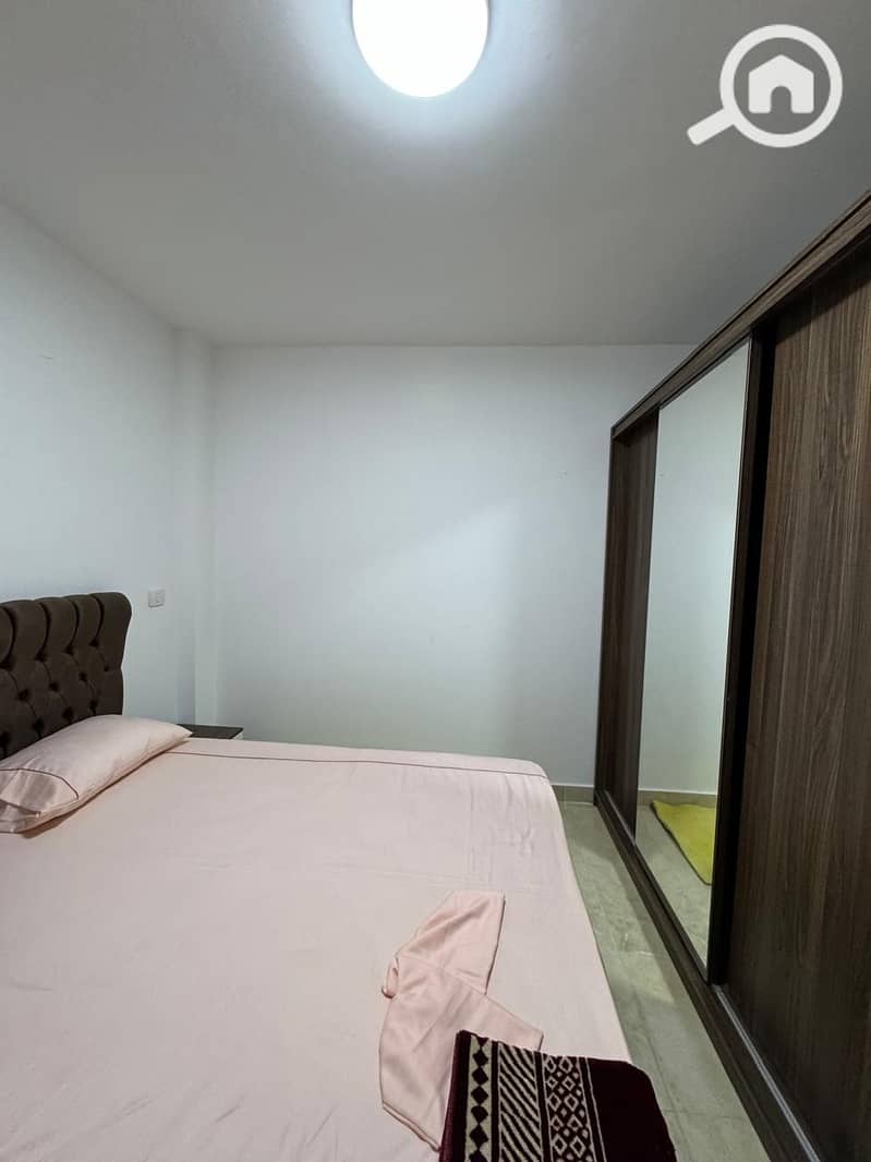 5 77048c22-022e-4f73-94d4-4c02d3132c43. jpg