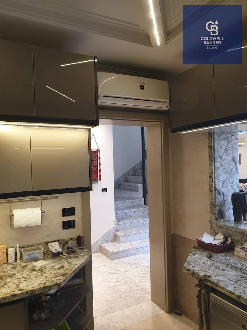 10 40823184-5678-4c95-97ed-1f24241a20a0. jpeg