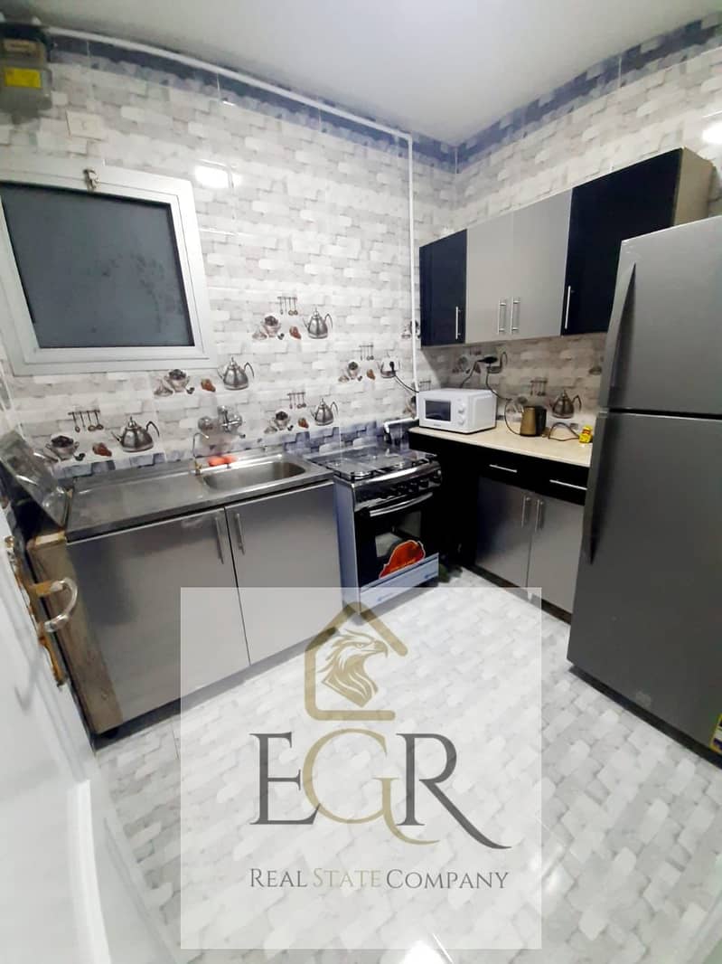 3 0840f0a2-9542-4fdf-aa4e-8e89420d80d5. jpg