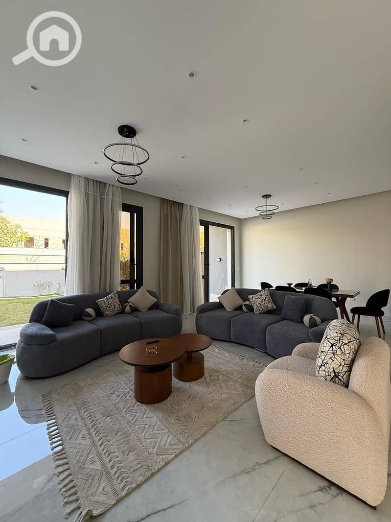 3 b72fa067-6630-441c-bd53-f9cbbf00d2ed. jpg