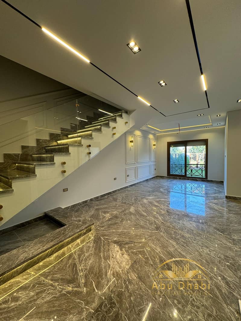 e2f0fed8-1028-4d7b-bad3-56e11c8a338e. jpg e2f0fed8-1028-4d7b-bad3-56e11c8a338e. jpg