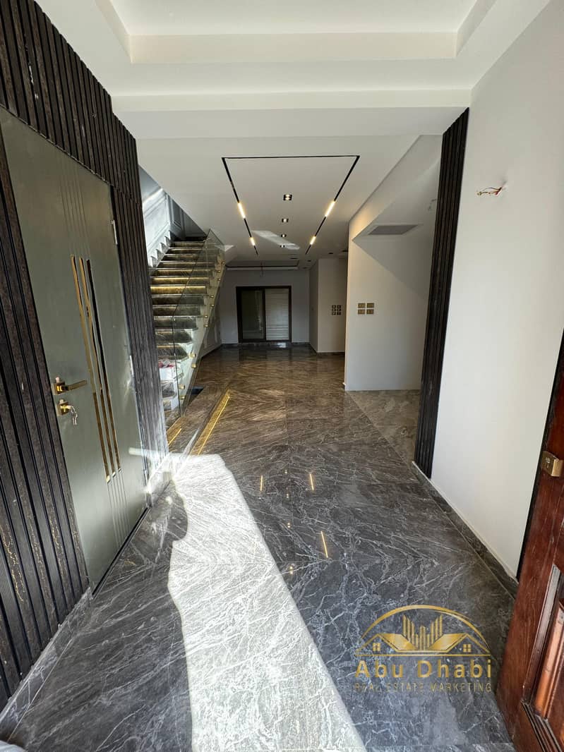 3 9fc5aba5-b6bc-455e-870c-02a6c0d62d76. jpg