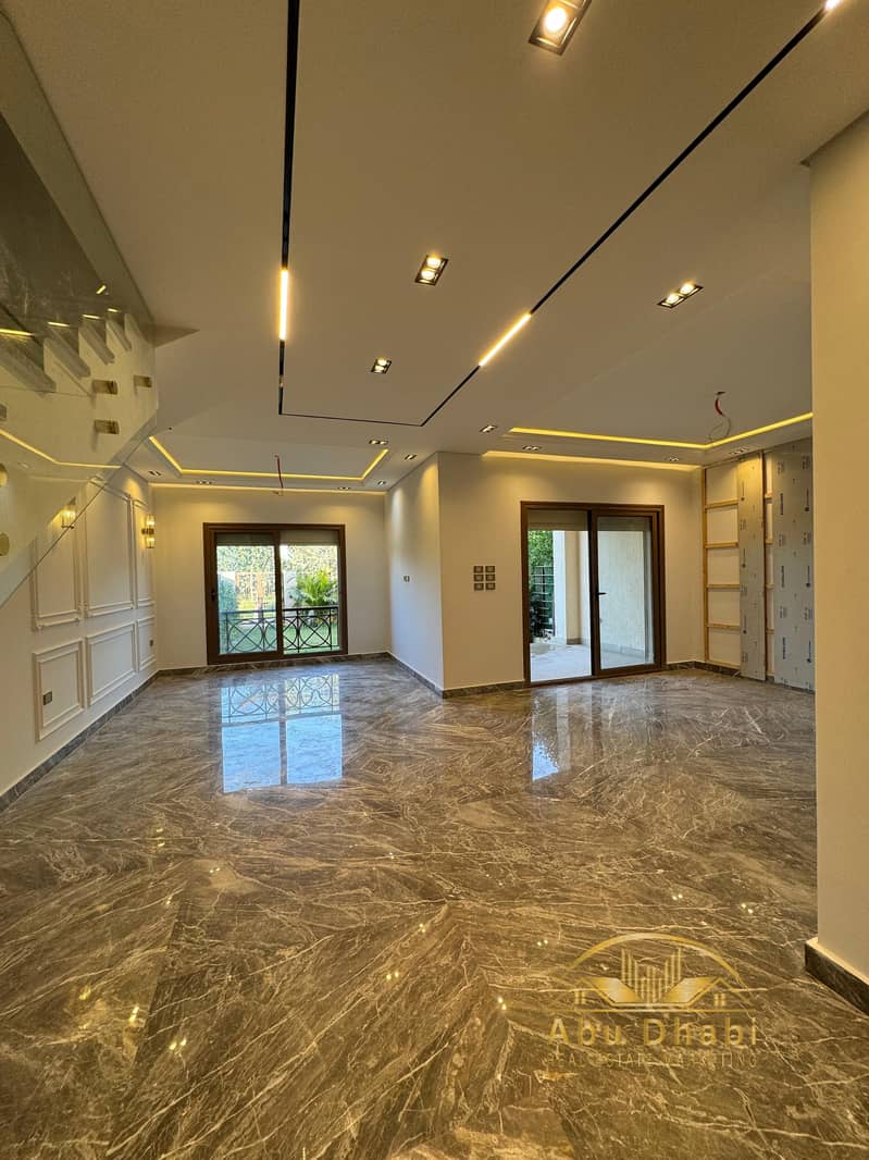 4 4b4f464e-d9a5-4ec9-ac41-c740ce87fb43. jpg