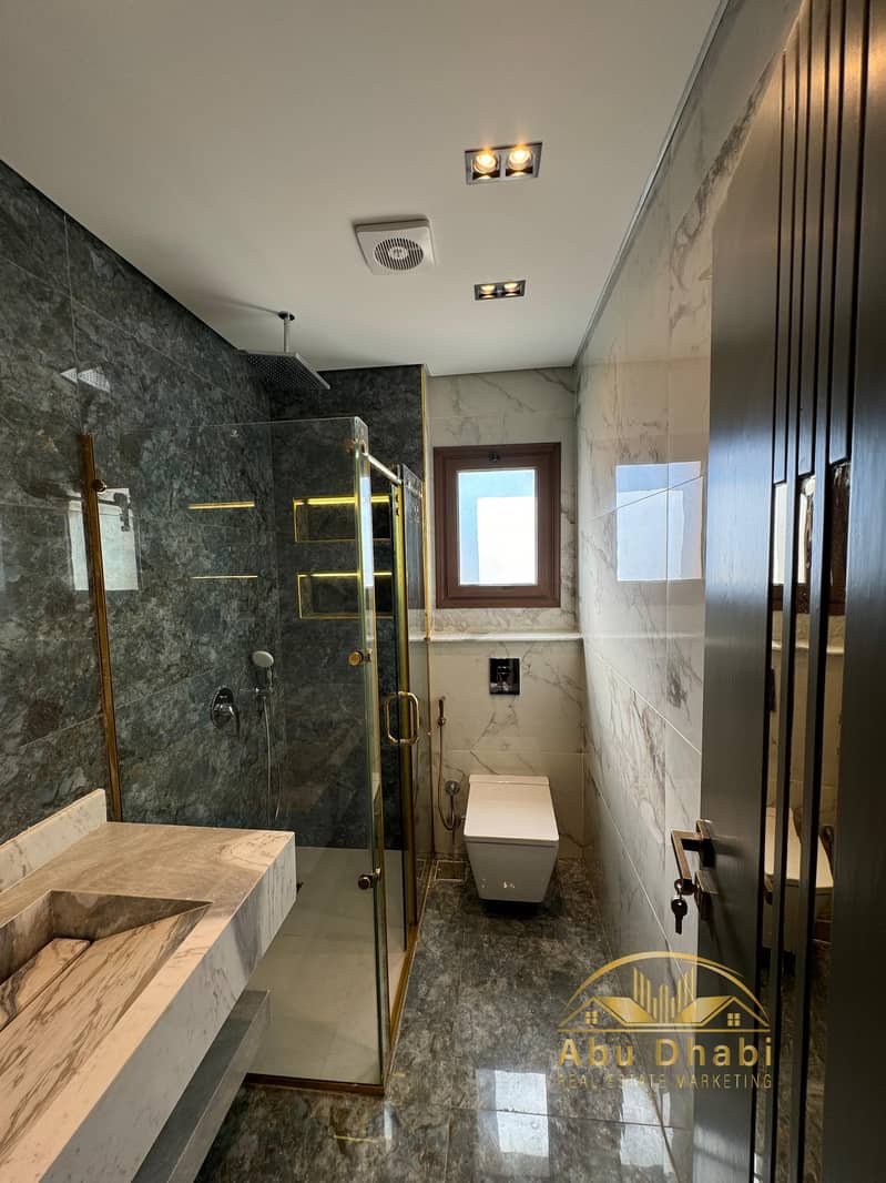 14 e4e9643e-19a5-4805-89f6-e2820de217e3. jpg