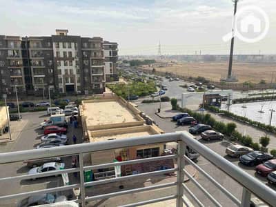 شقة 3 غرف نوم للايجار في 6 أكتوبر، الجيزة - IMG-20251204-WA0011. jpg