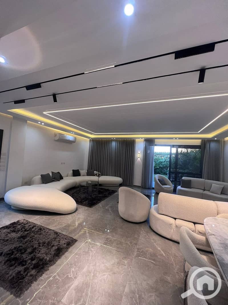 10 7df472c3-8869-48cc-a90d-112756f261c1. jpg