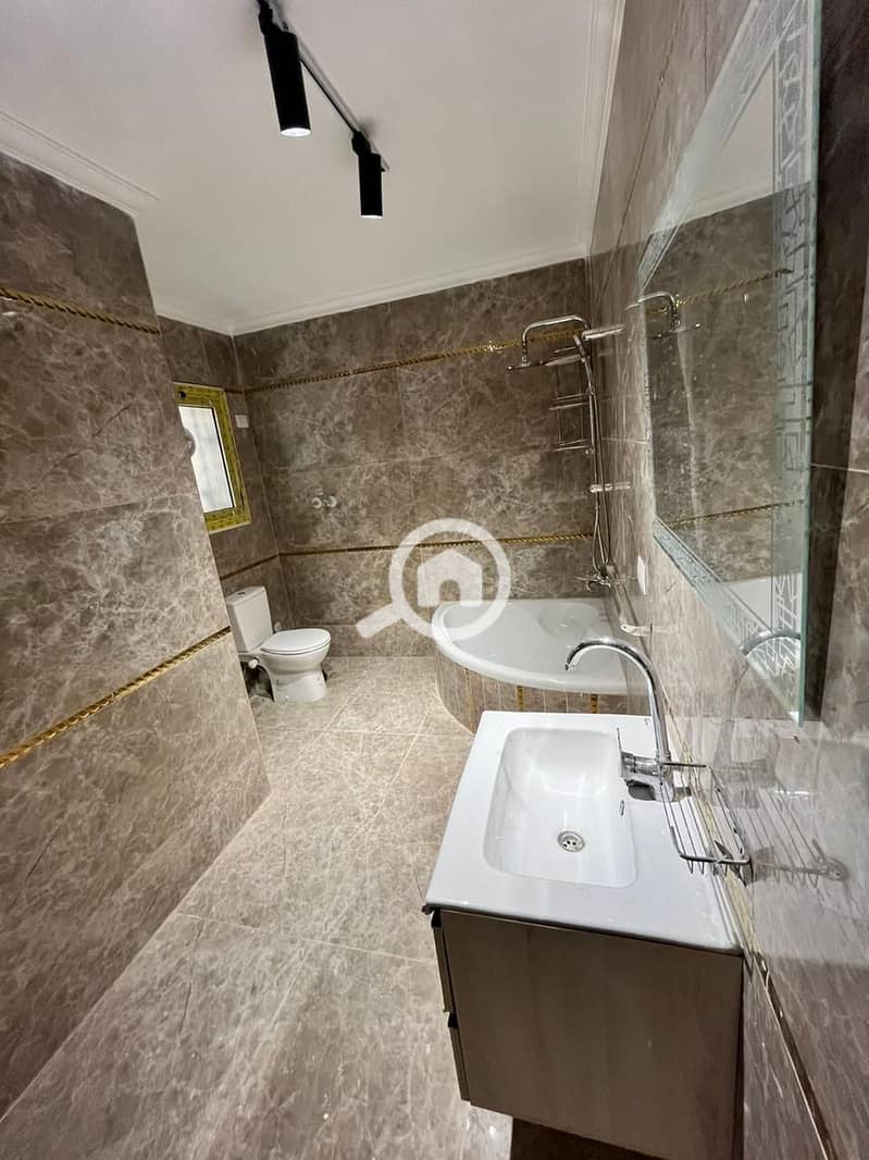 8 4add5c2d-68a4-45f3-8480-0094d9bb79d7. jpg