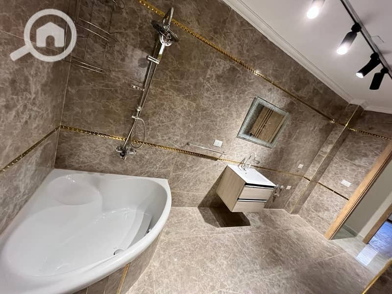 9 4aa66ab2-6330-4275-98d8-4026c4c1dc3e. jpg