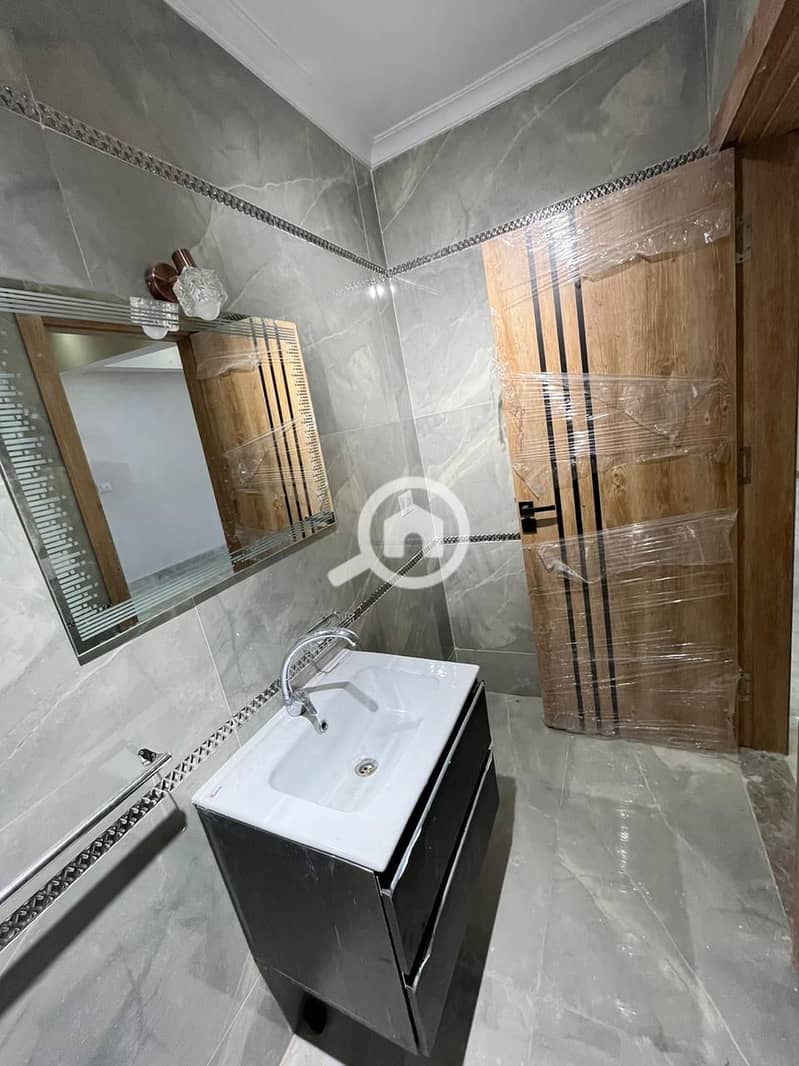 10 432dbb29-f0cd-4689-8d5f-0221608c8ea8. jpg