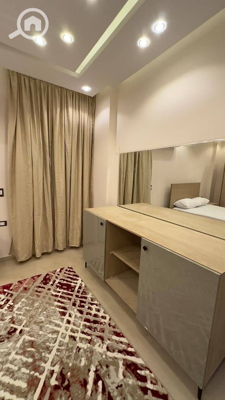 15 dcce3b83-d903-4121-8f2a-969b7b6ac171. jpg