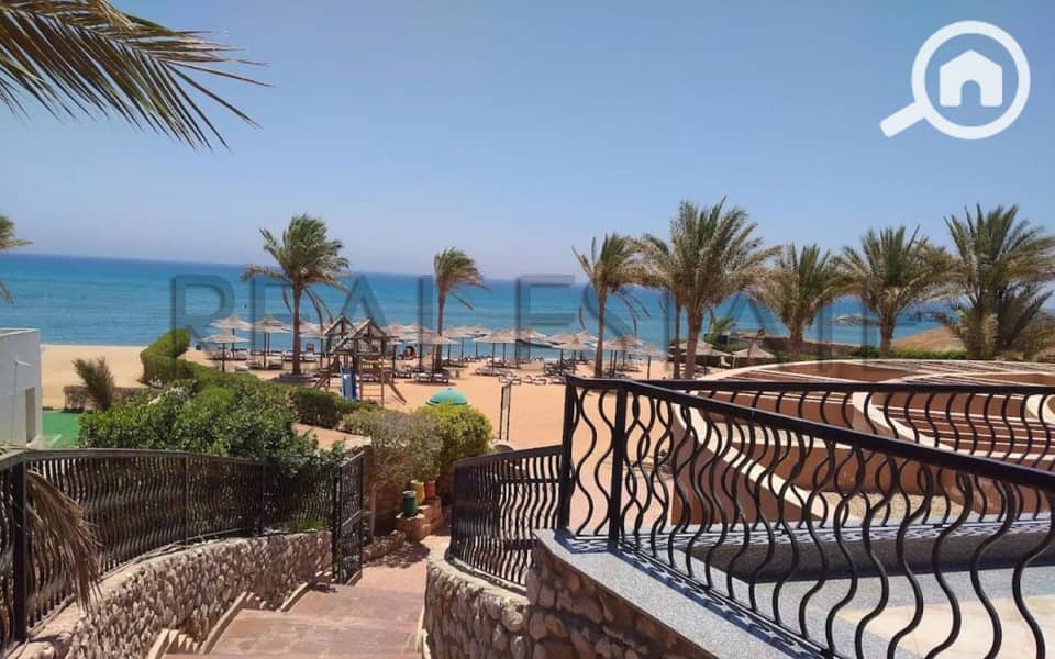 2 5054981-bella-romance-kQm7ZQKgDK. jpg