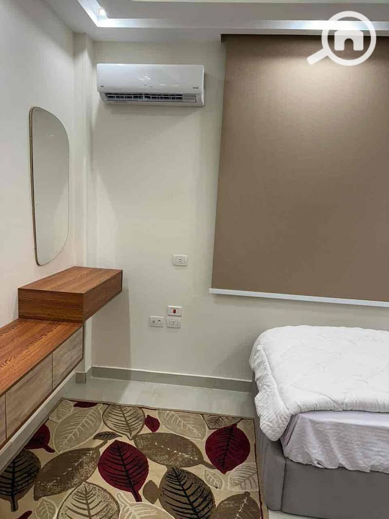 10 a84863fa-98da-4220-8848-56602bf42dbc. jpg