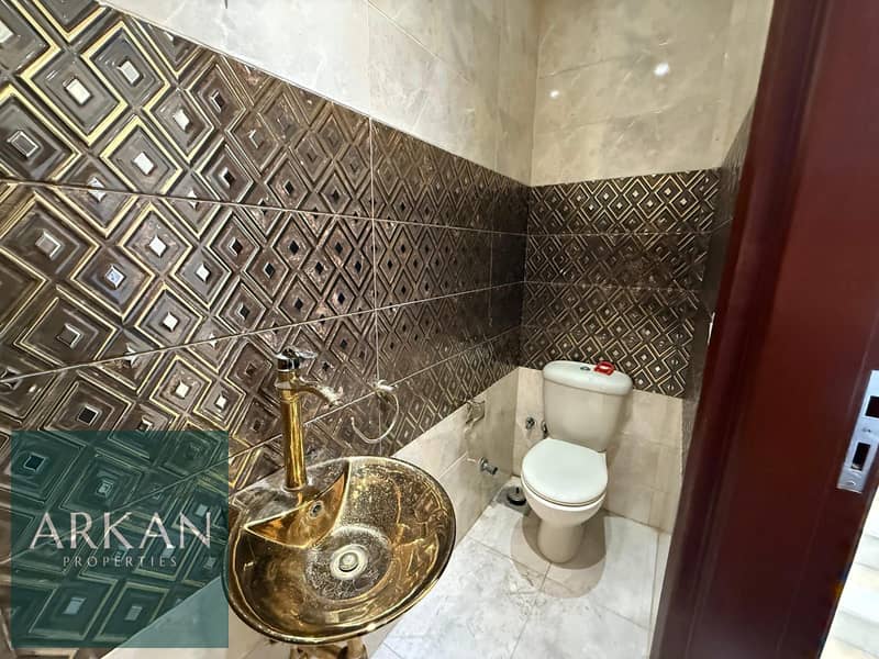 4 WhatsApp Image 2025-12-10 at 2.00. 21 PM55. jpeg