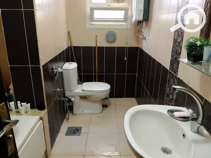 4 7ee551a5-4894-4e25-a834-606b733b423c. jpg