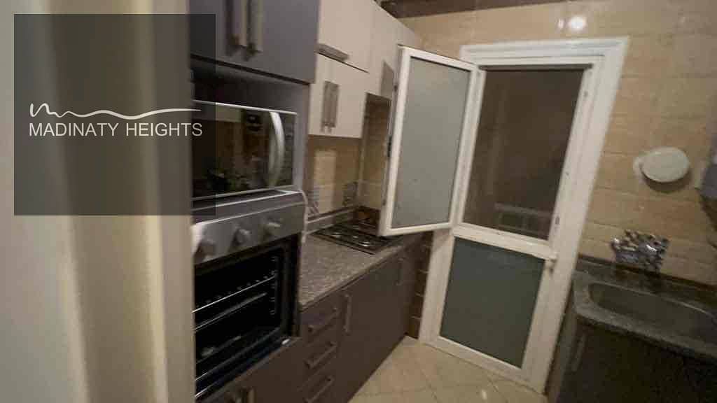 17 50e2b85a-f47b-475c-a0d0-eabc19b8be9d. jpg