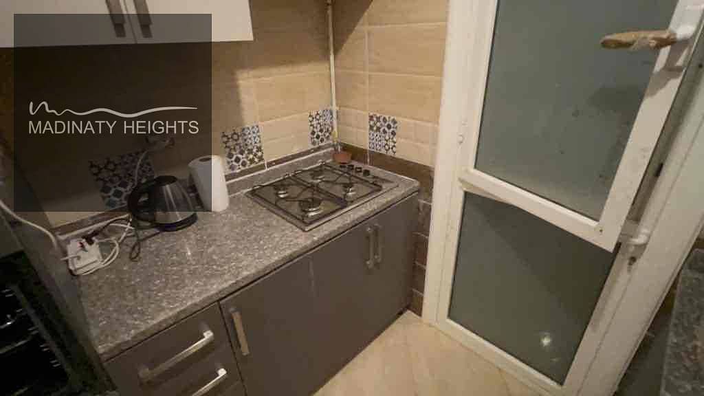 18 25d43293-b44d-4ba8-9eb5-6a3fe1cdc6ef. jpg