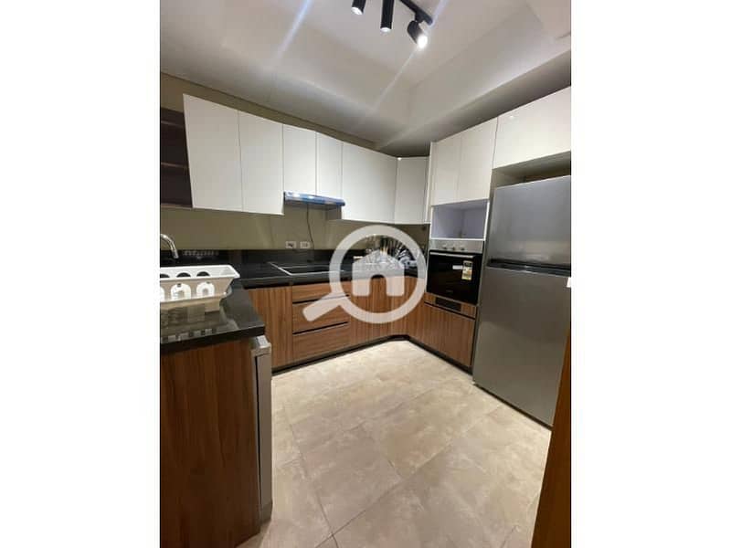 6 4b28a7e1-5055-4834-b651-0e8377ae1281. jpg