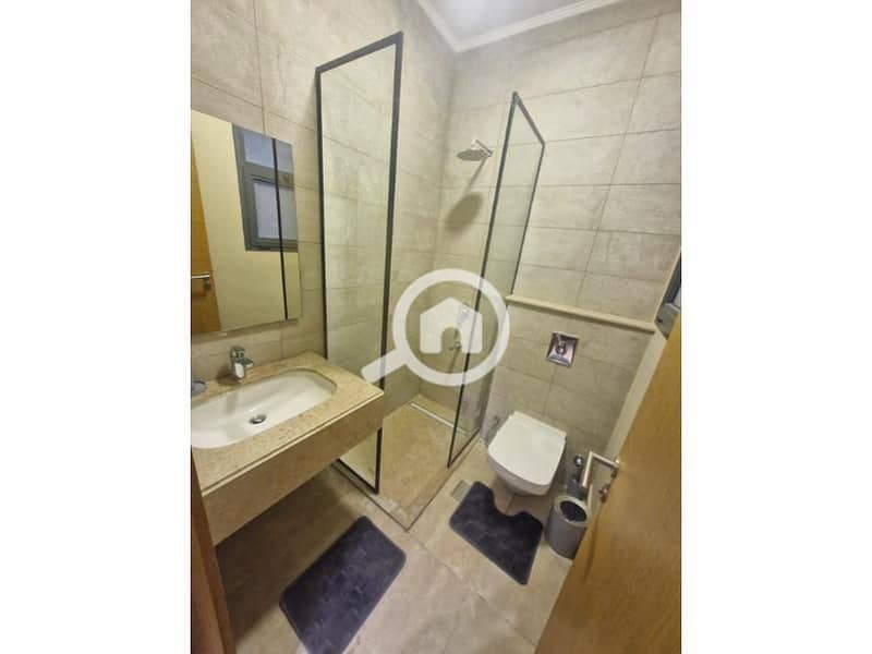 10 72822bf8-d35a-4c4e-afbb-a0b383d384f7. jpg