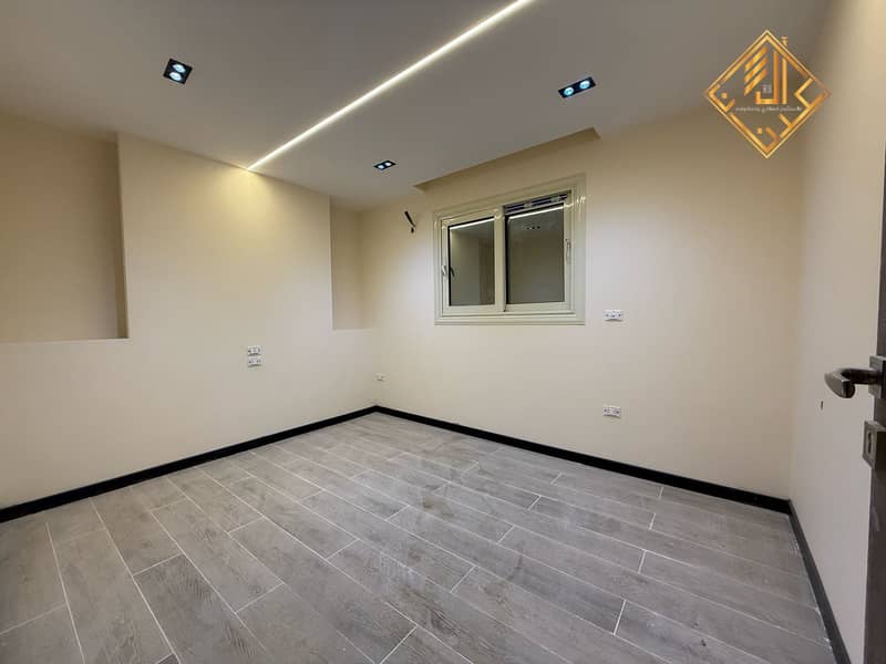 4 WhatsApp Image 2025-03-04 at 01.43. 05. jpeg