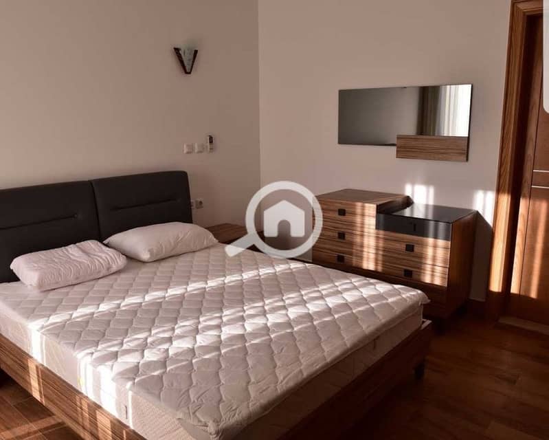 3 d888e3df-0489-4ffe-a1ba-475bf490cfd3. jpeg