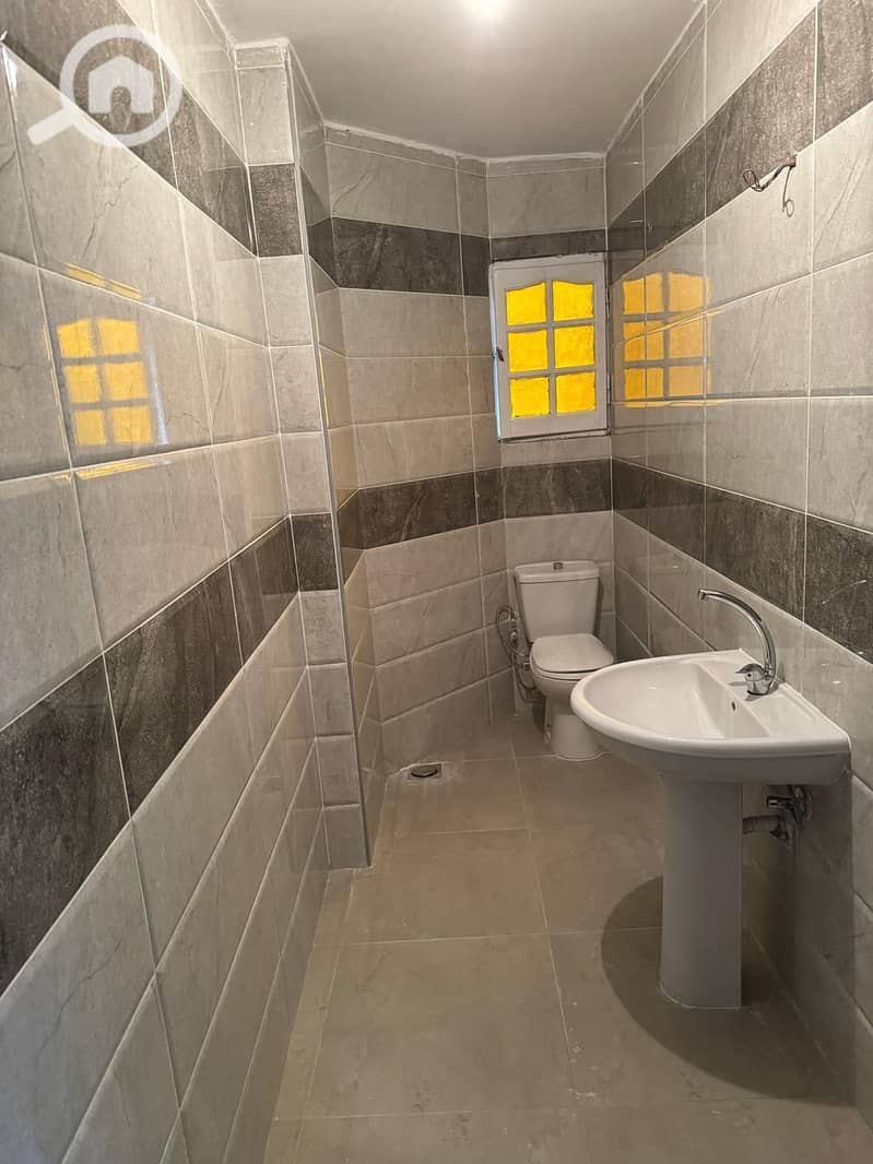 8 WhatsApp Image 2025-12-09 at 17.55. 54_bf845e9f. jpg