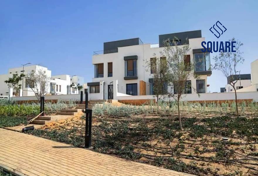 5 8233559-828dfo. jpg