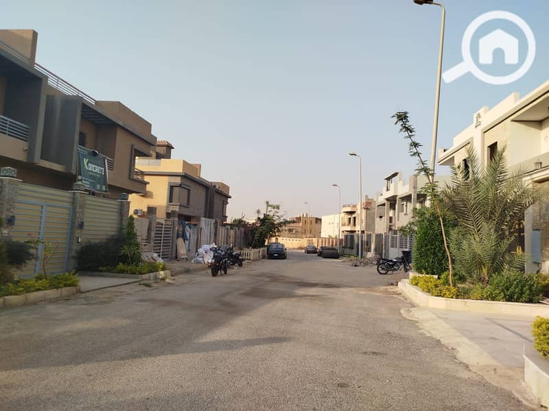 12 d7c8a1fa-275c-4dcc-875f-70e66b155fb0. jpg