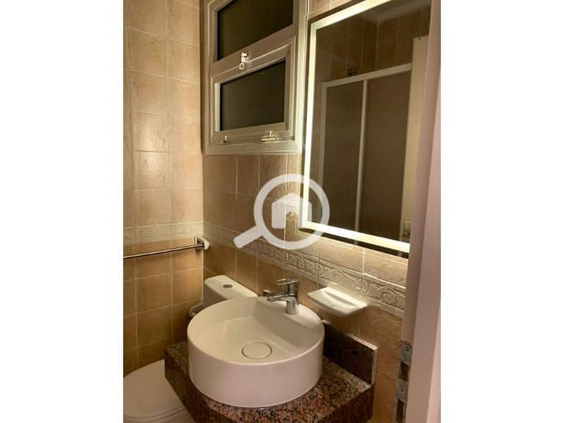 10 fbf90301-8027-4996-a376-b8290272dc91. jpg