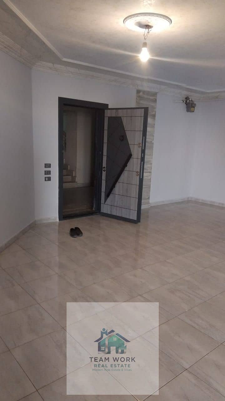 4 2f1dbcdb-329d-4104-a242-cd164e784506. jpg