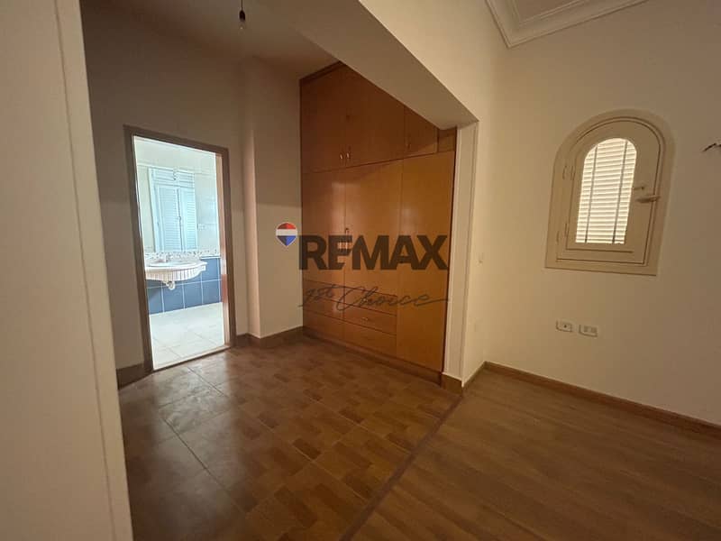 4 PHOTO-2025-11-03-16-11-29 5. jpg