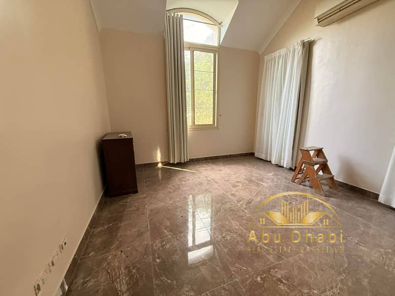 4 79d7c426-1f78-4c80-b71c-05743f9ca40a. jpg