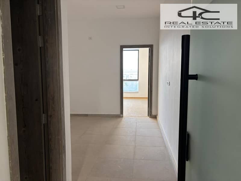 4 WhatsApp Image 2025-12-10 at 14.08. 49 (1). jpeg