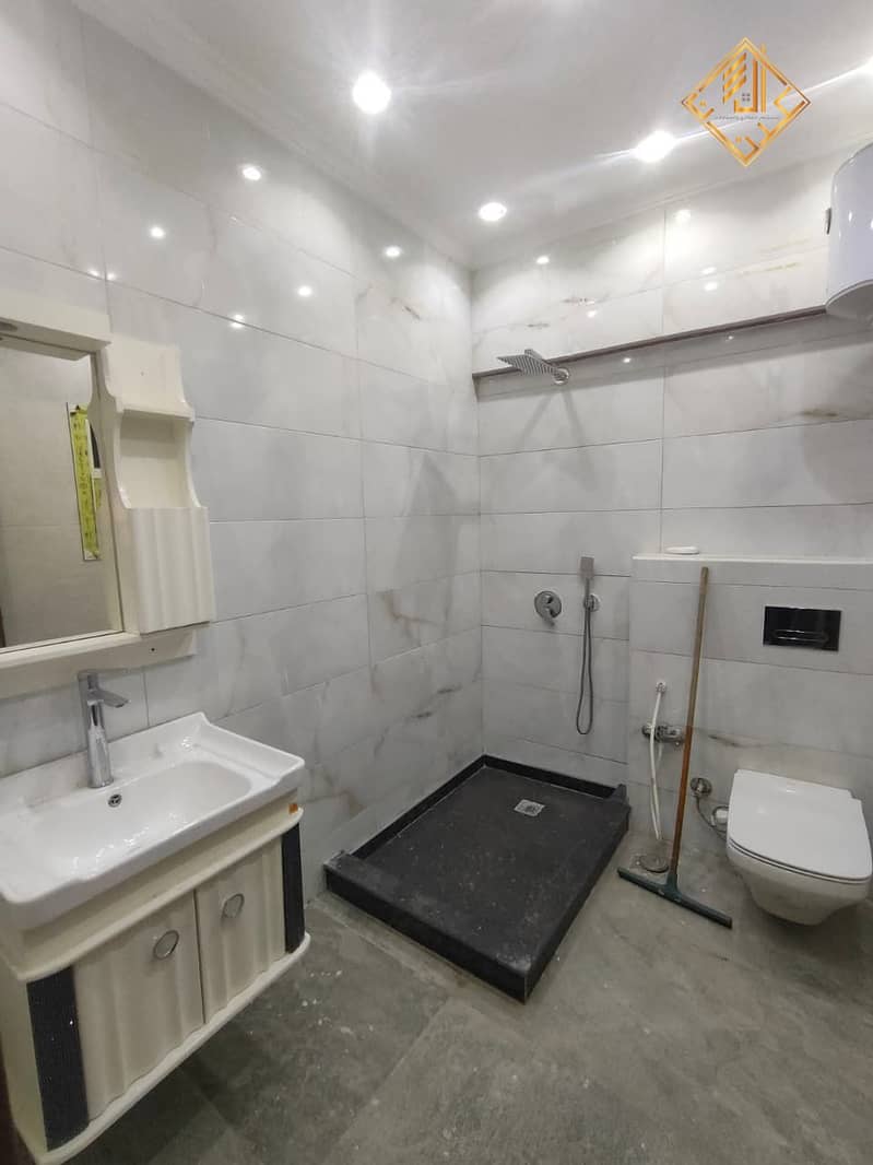 5 WhatsApp Image 2025-09-17 at 17.32. 12 (1). jpeg