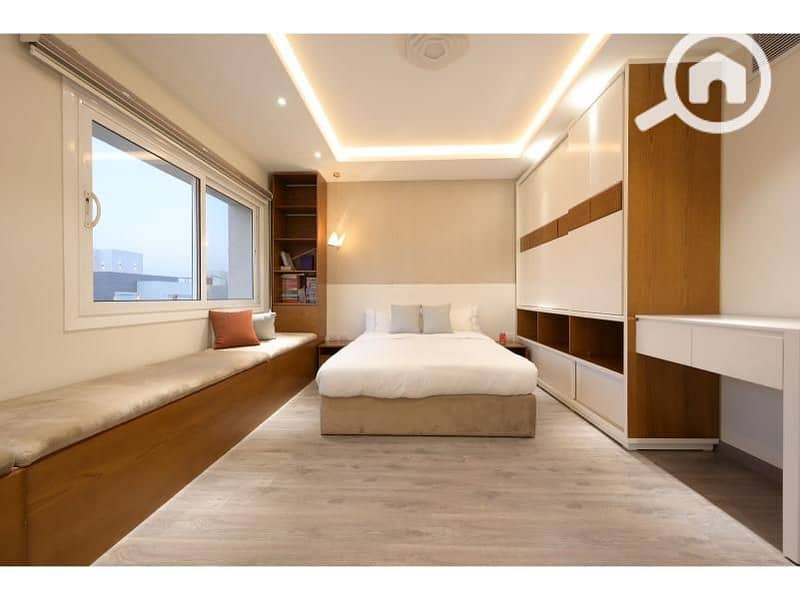 7 84d8518e-1c1c-4f78-9a0f-93d7565c6602. jpg