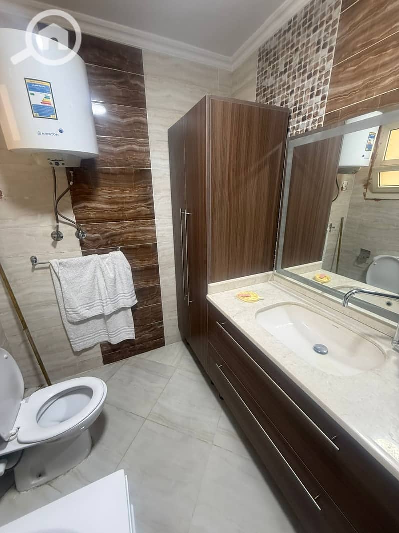 7 5f37aa67-e5e5-4875-9151-9d167320e01a. jpeg