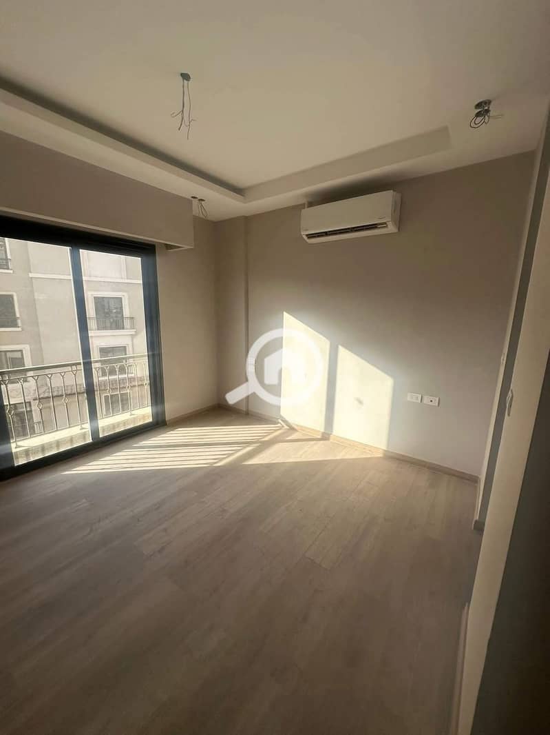 8 1005d2a9-d34b-4845-8117-97bbb164d951. jpg