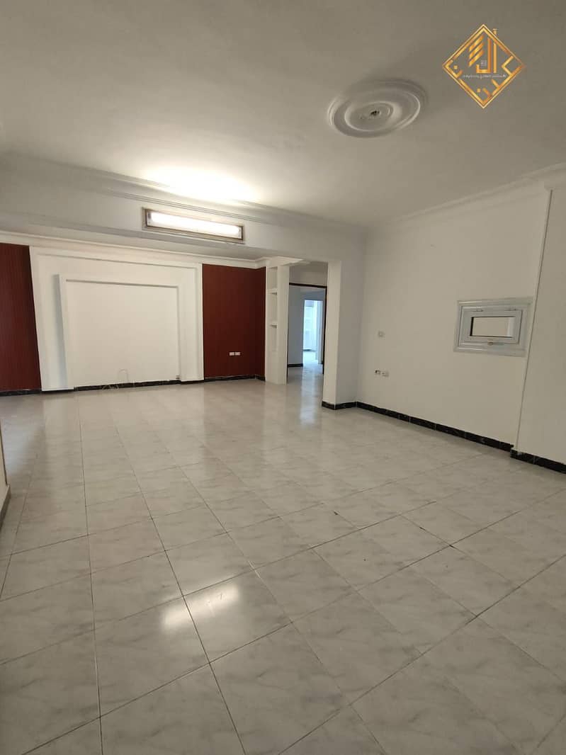 5 WhatsApp Image 2025-10-02 at 16.13. 36 (2). jpeg