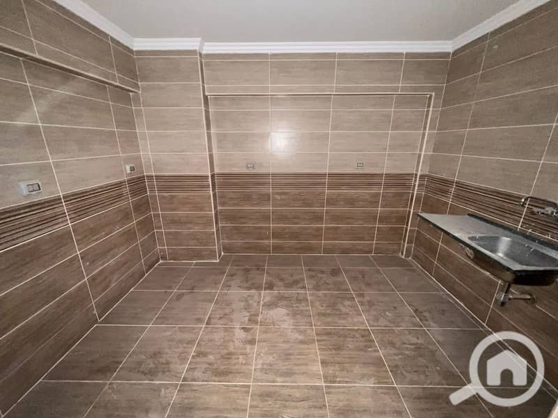 4 96f535cb-67b6-41f0-a735-14670e5e67ea. jpeg