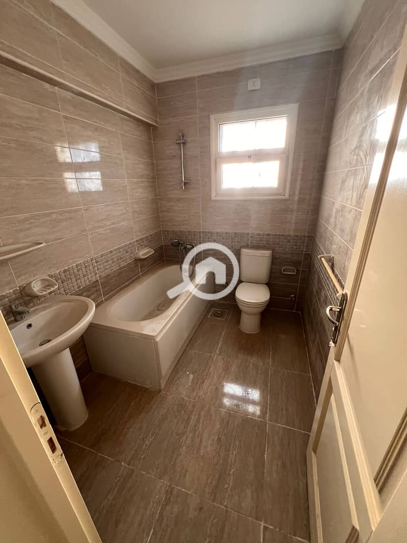 5 f35a5008-3358-4f2a-8eae-137b24cb975a. jpeg