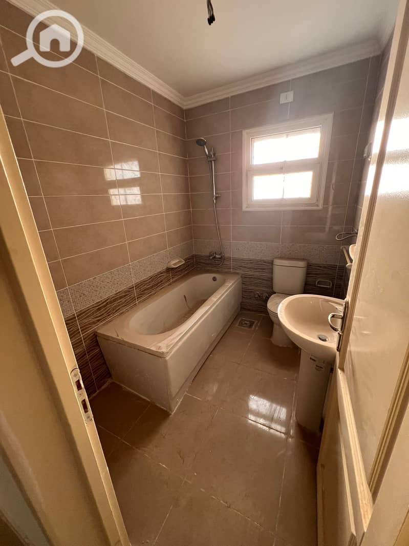 7 0c7f58a9-cc35-4404-8814-09891855ec2a. jpeg