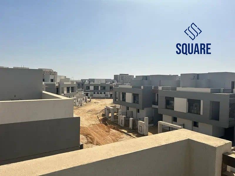 12 33090524-800x600. jpg