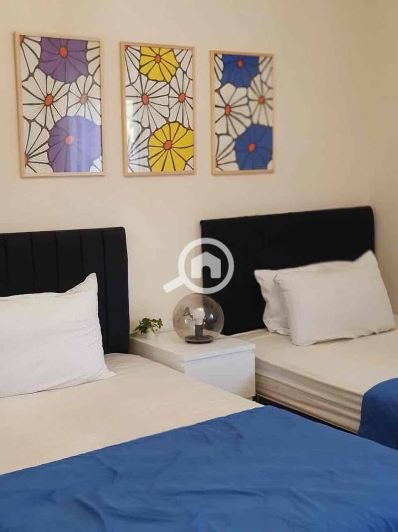 7 4fbbc050-2b2c-46b2-9990-2bc0761f2022. jpg